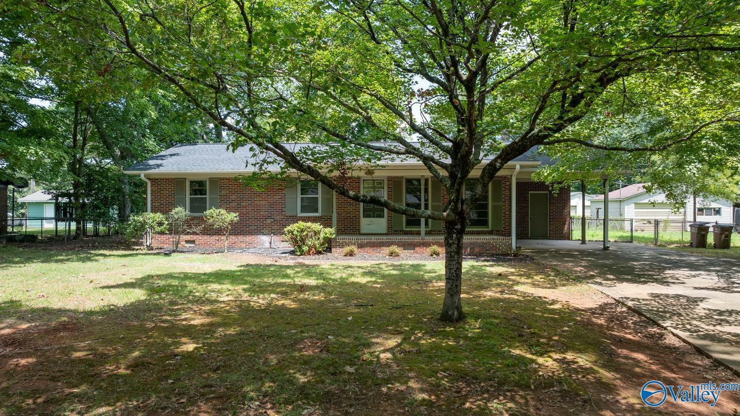 Property Photo:  322 Robinson Street  AL 35601 