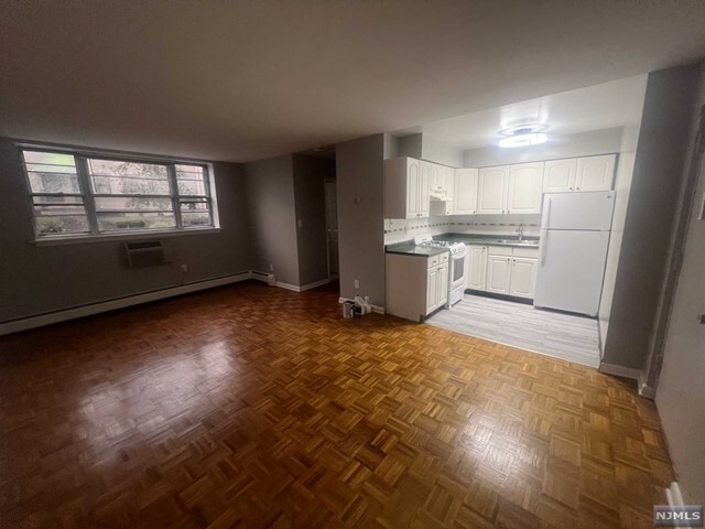 Property Photo:  310 Spring Avenue 1D  NJ 07450 