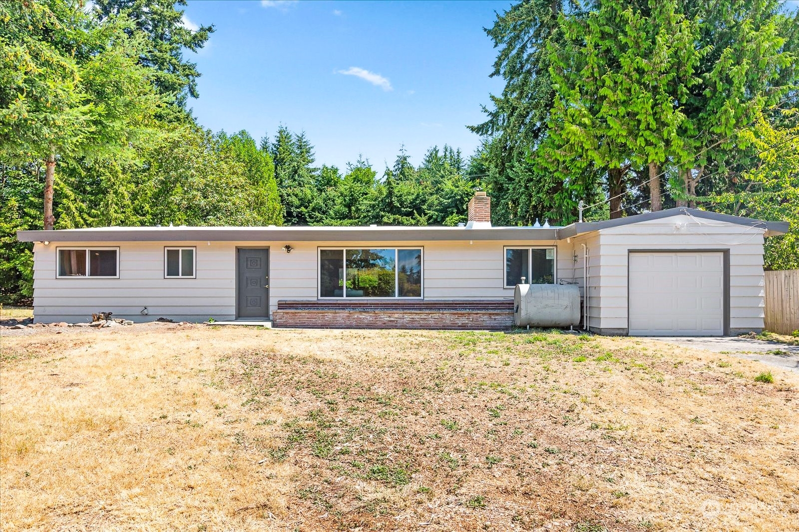 Property Photo:  1237 Birch Street  WA 98020 