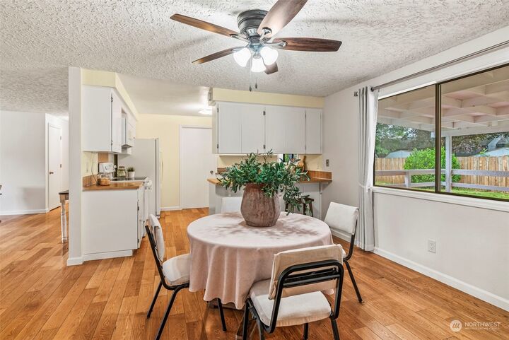 Property Photo:  10402 NE 25th Street  WA 98664 