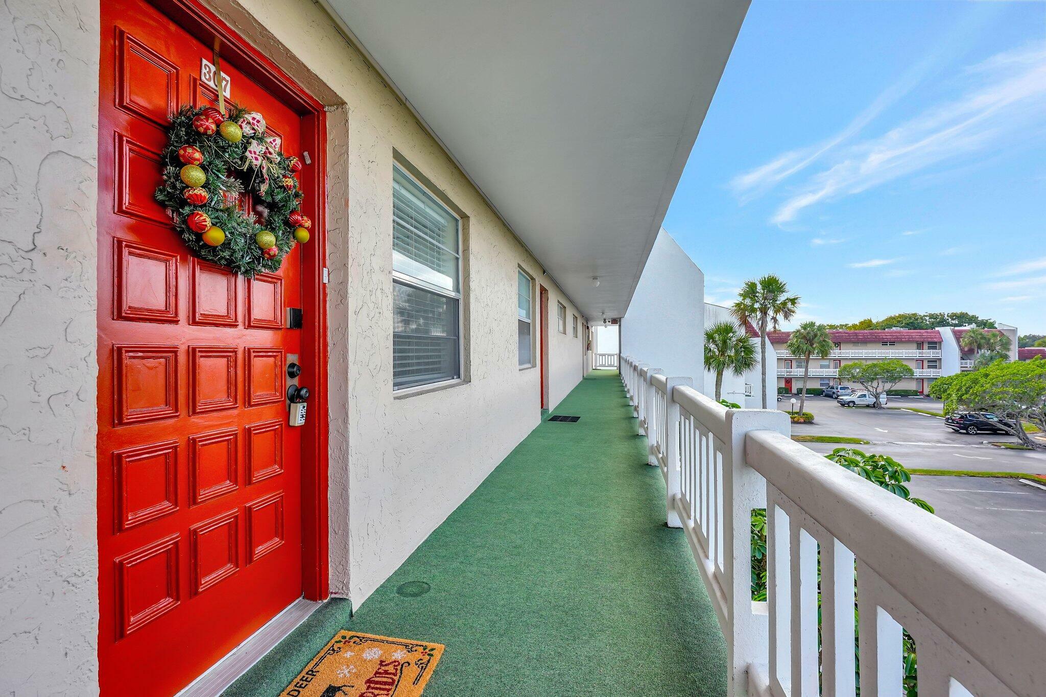 Property Photo: 3776 Inverrary Boulevard 307R FL 33319