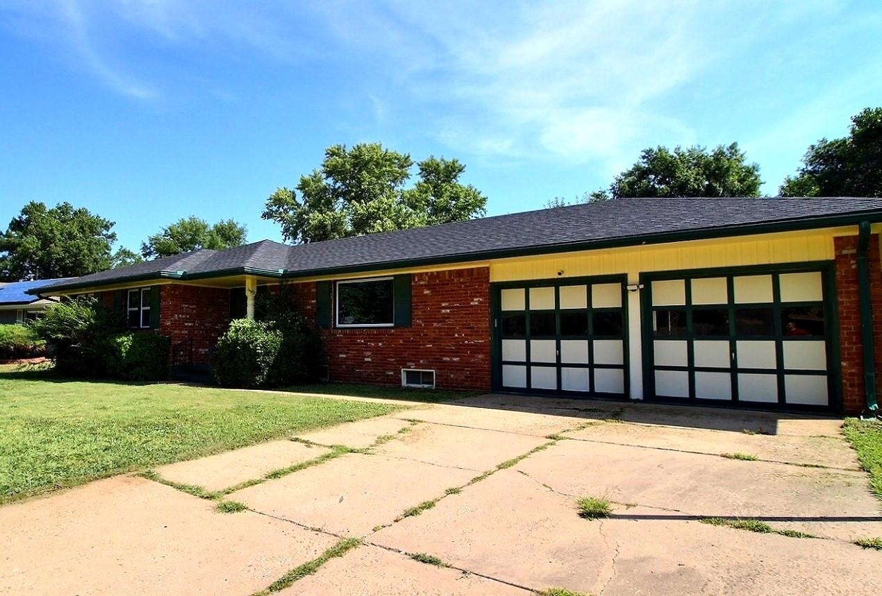 Property Photo:  1934 N Charlotte St  KS 67208 