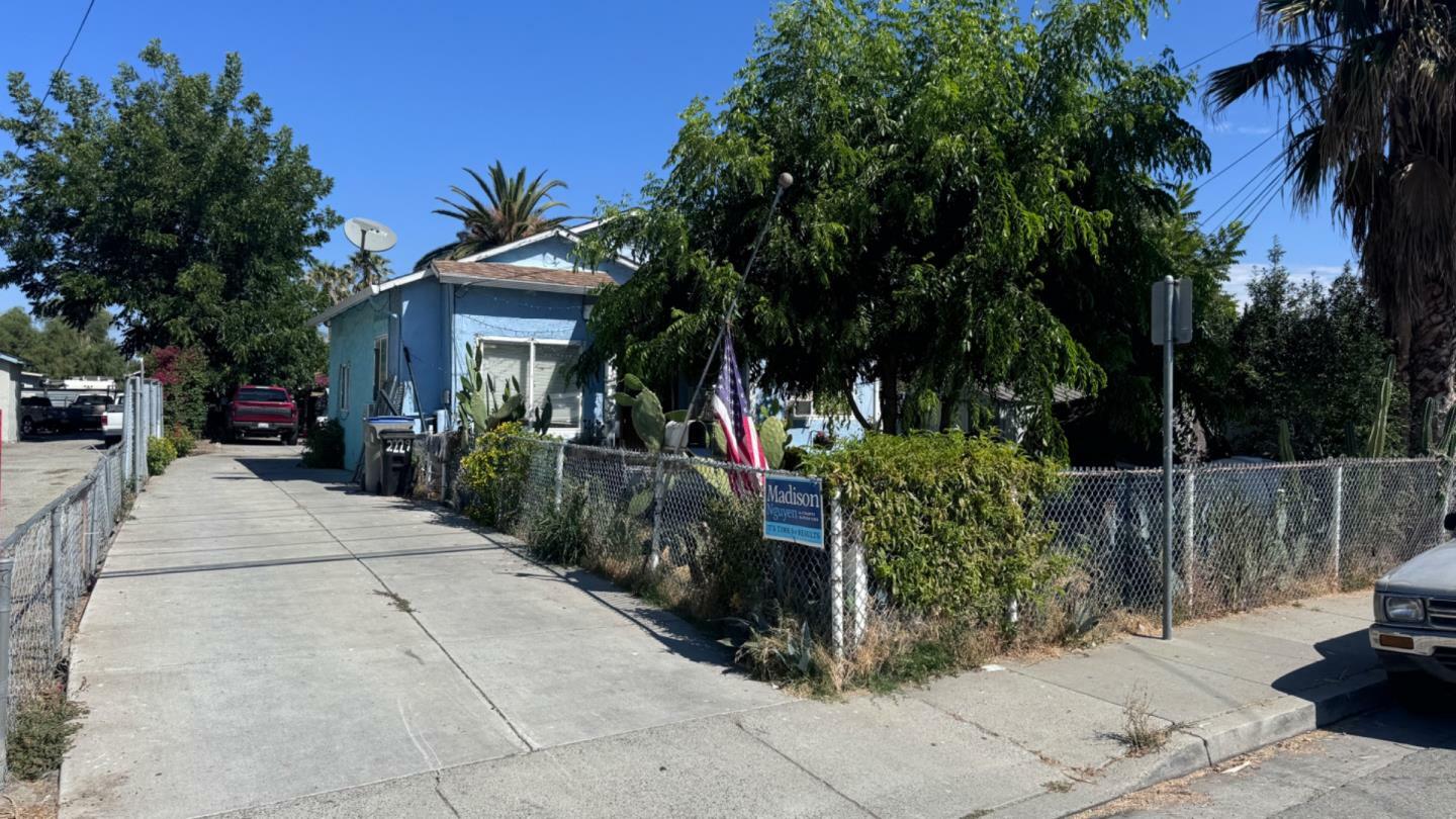 Property Photo:  2229 Kammerer Avenue  CA 95116 