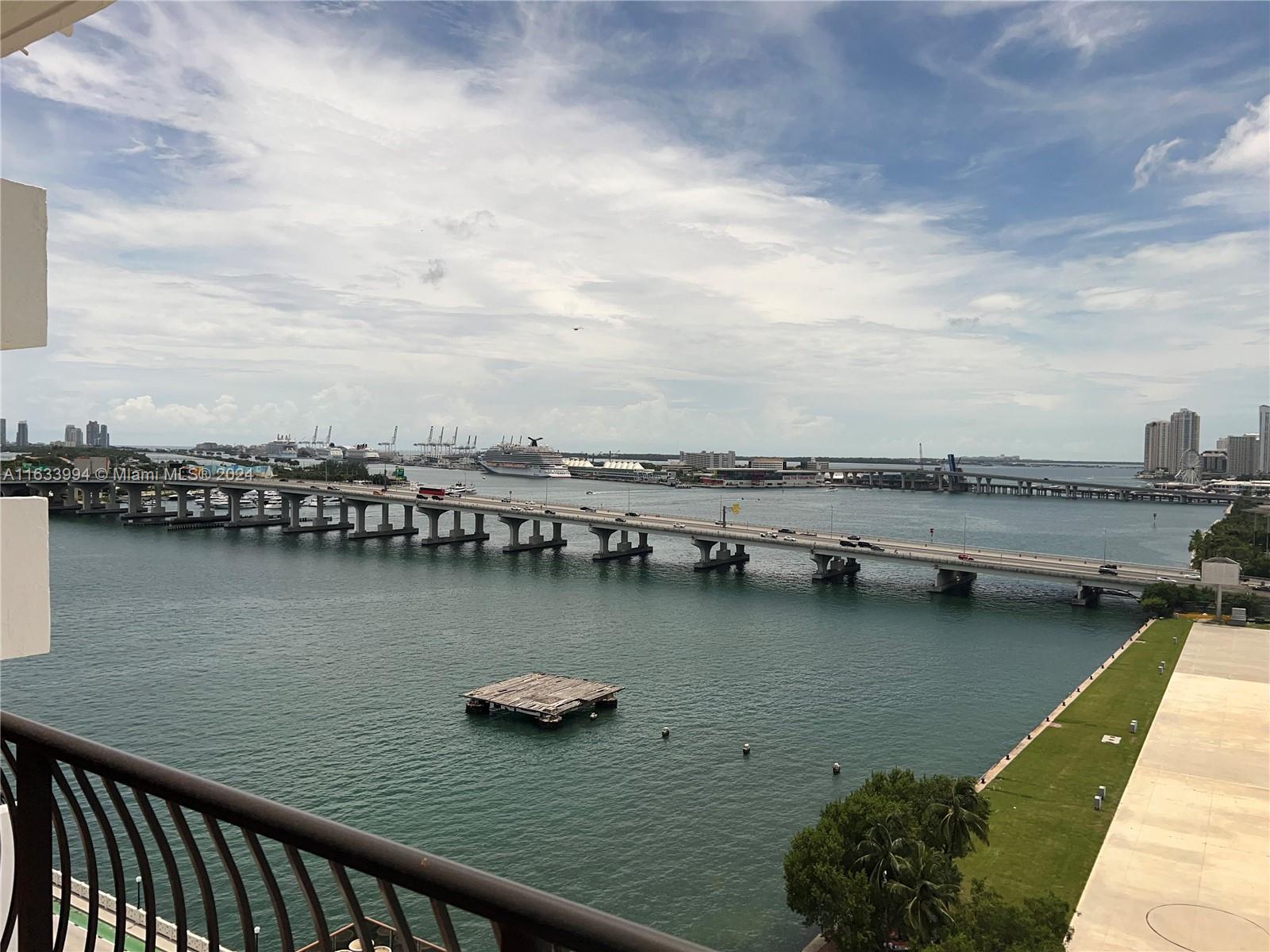 Property Photo:  555 NE 15th St 16J  FL 33132 