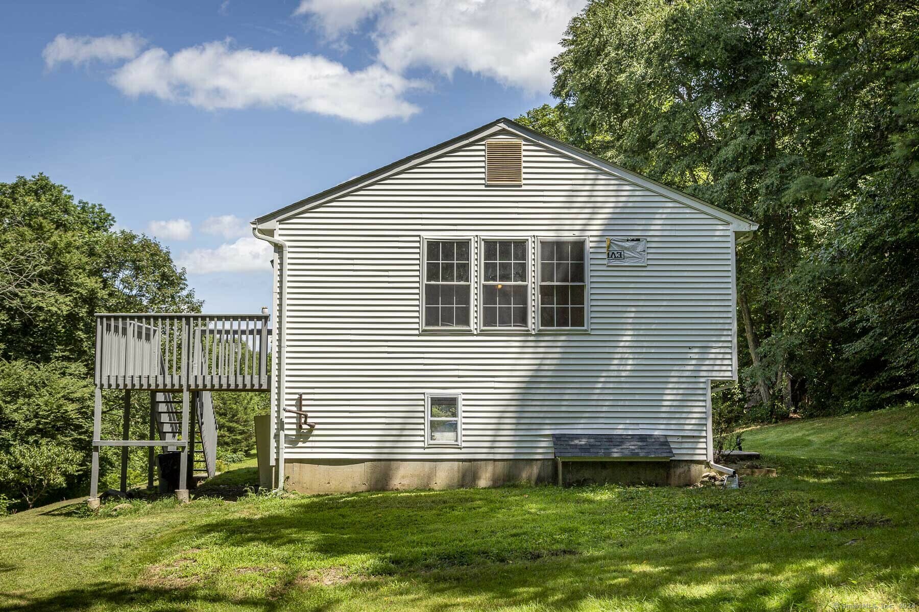 Property Photo:  27 Gifford Lane  CT 06334 