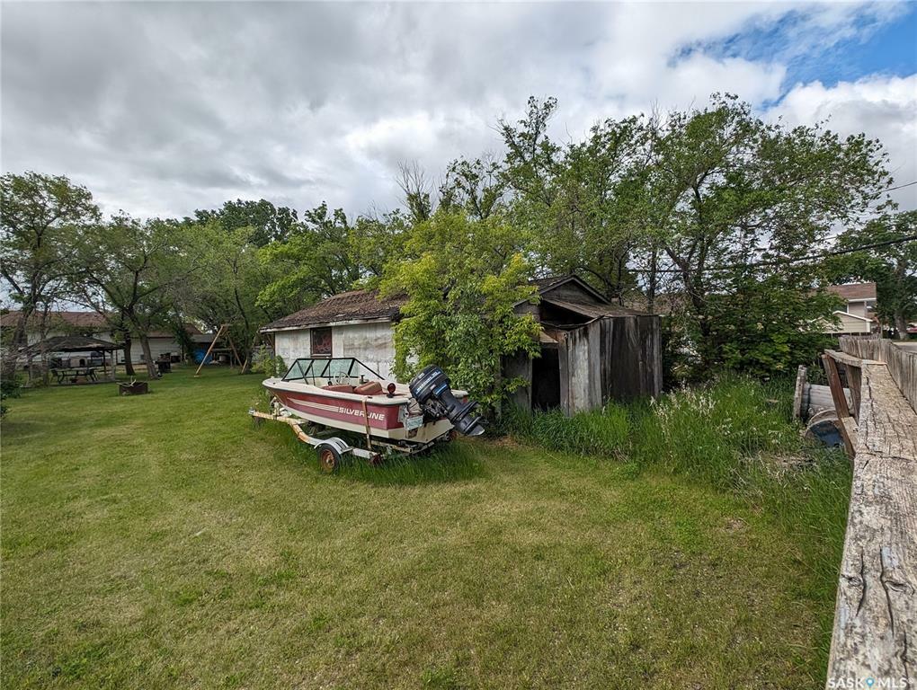 Property Photo:  205 4th Street S  SK S0K 2T0 