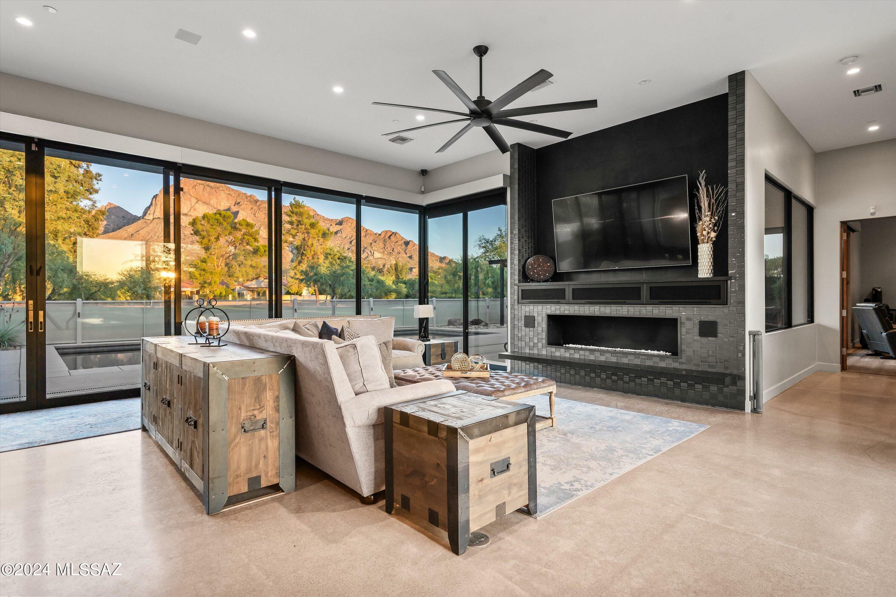 Property Photo:  75 W Oro Valley Drive  AZ 85737 