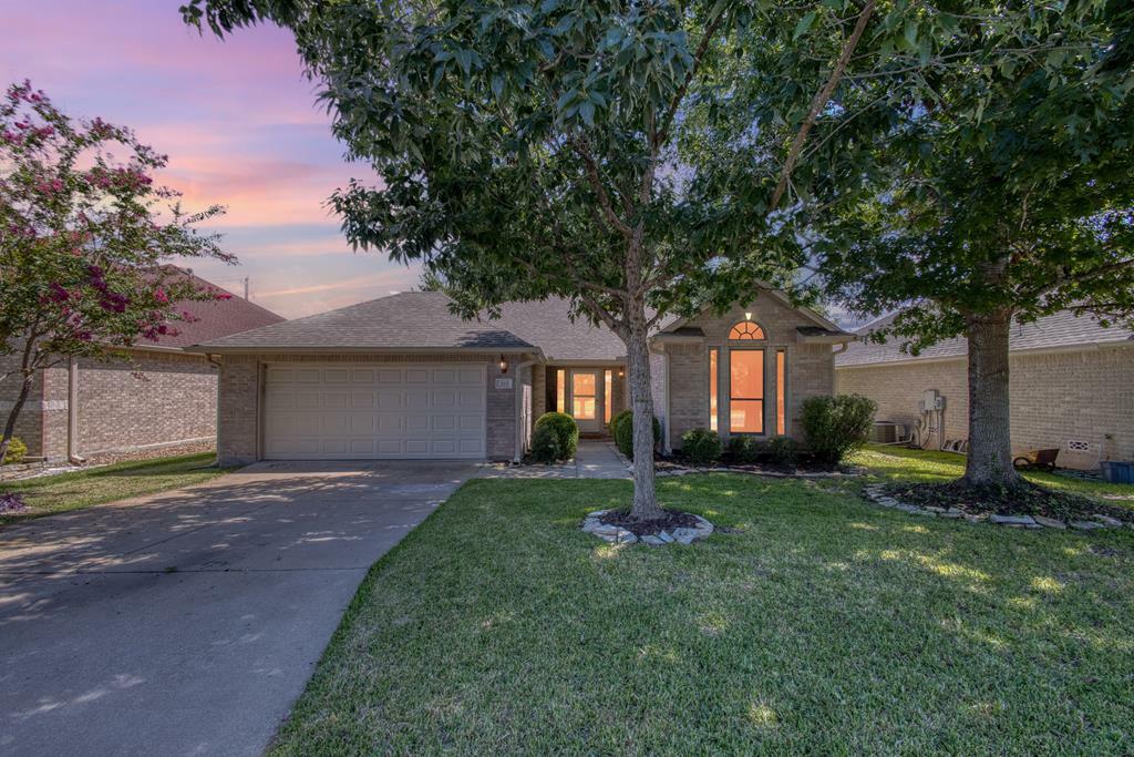 Property Photo:  323 Chase Oaks Place  TX 78624 