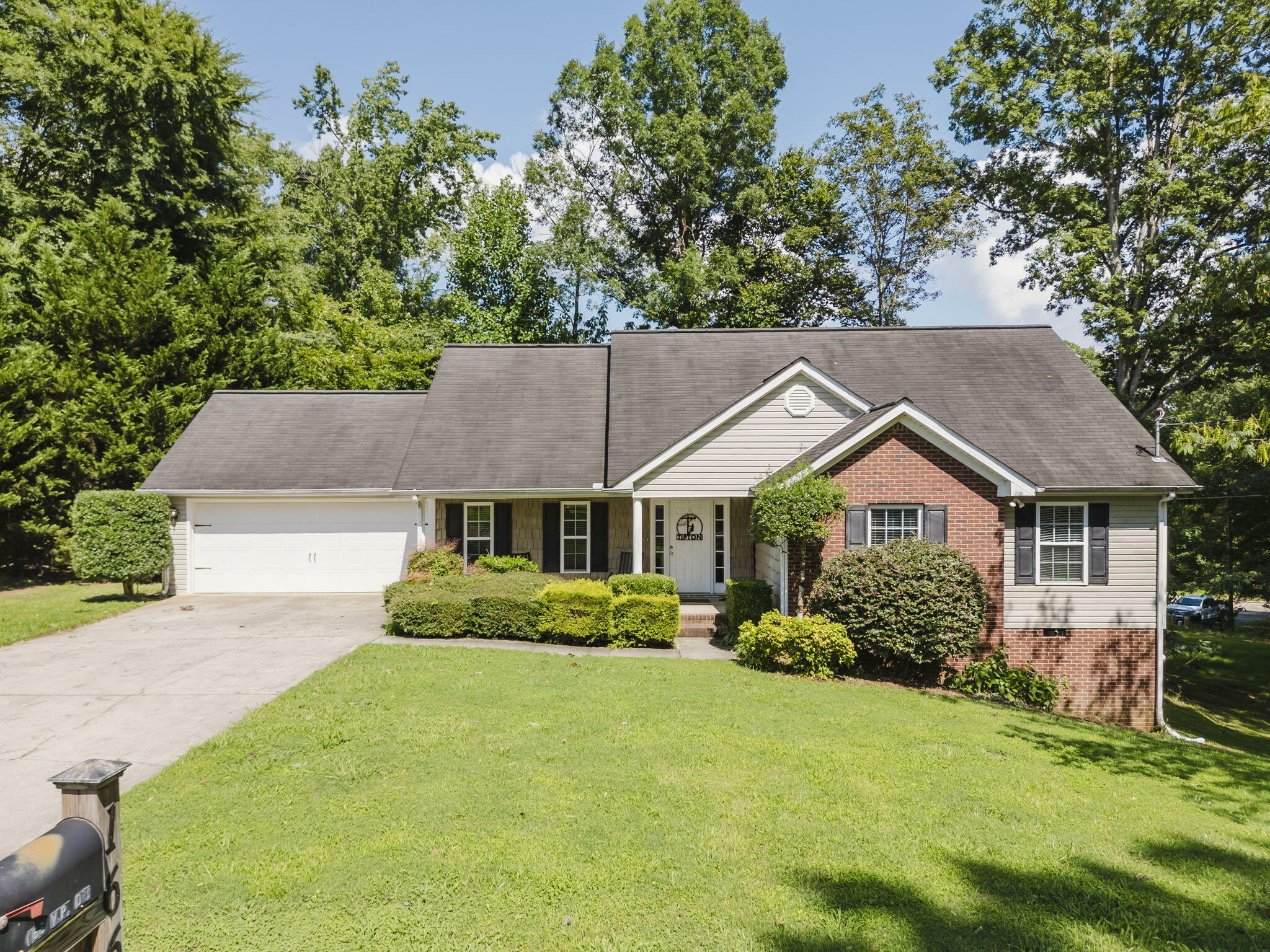 Property Photo:  166 SE Valley Point Dr  GA 30721 