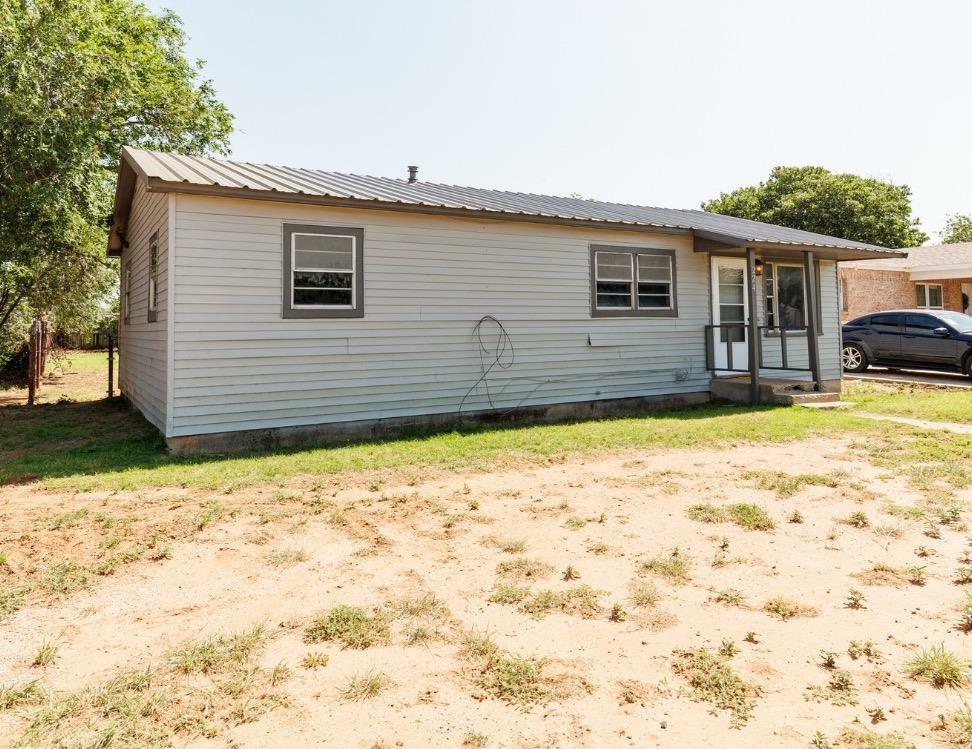 Property Photo:  224 E 37th Street  TX 79404 