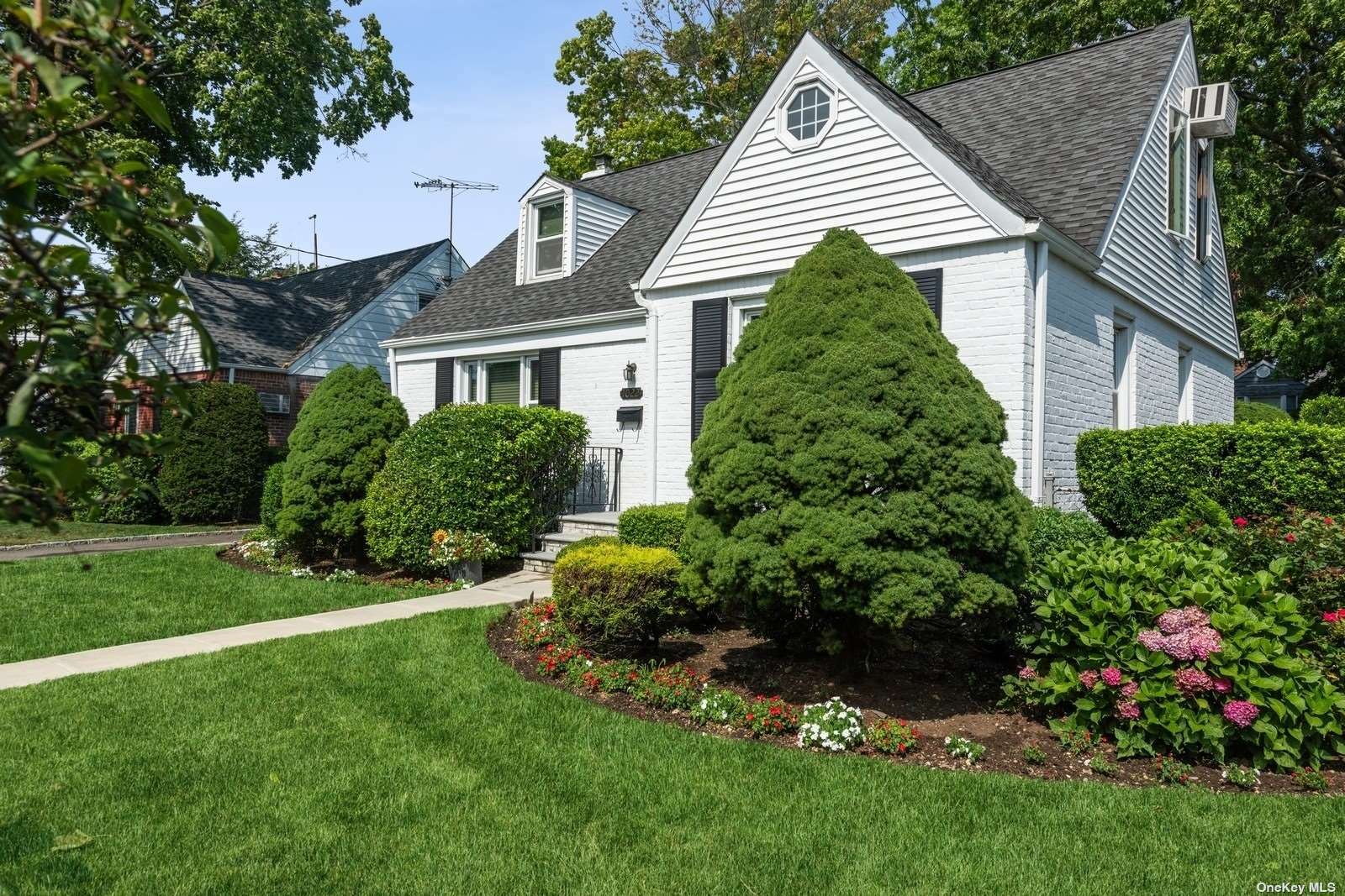 Property Photo:  1022 Denton Avenue  NY 11040 