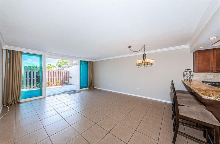 Property Photo:  450 Treasure Island Causeway 102  FL 33706 