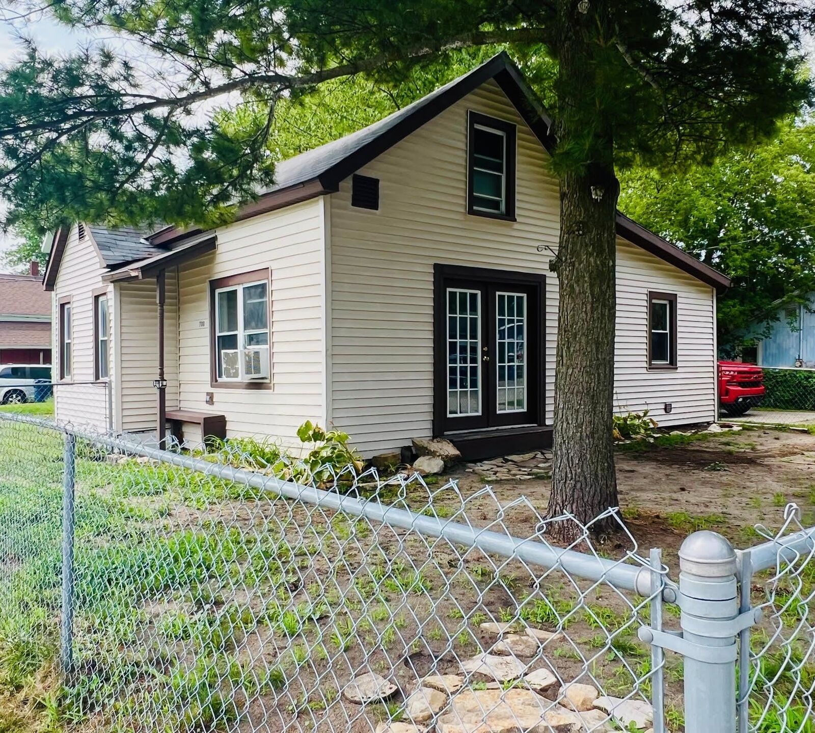 Property Photo:  700 S Wenona Avenue  MI 48706 