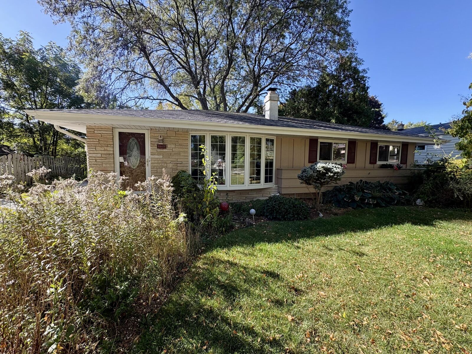 Property Photo: 4009 W Hemlock St WI 53209