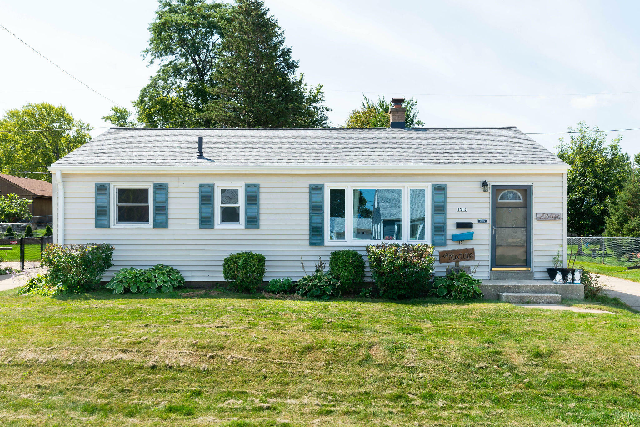 Property Photo: 1317 Blake St WI 53172
