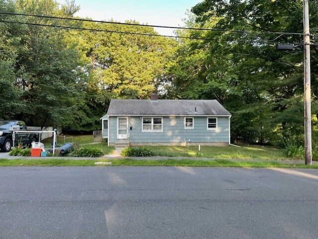 28 Martin Road  Reading MA 01867 photo