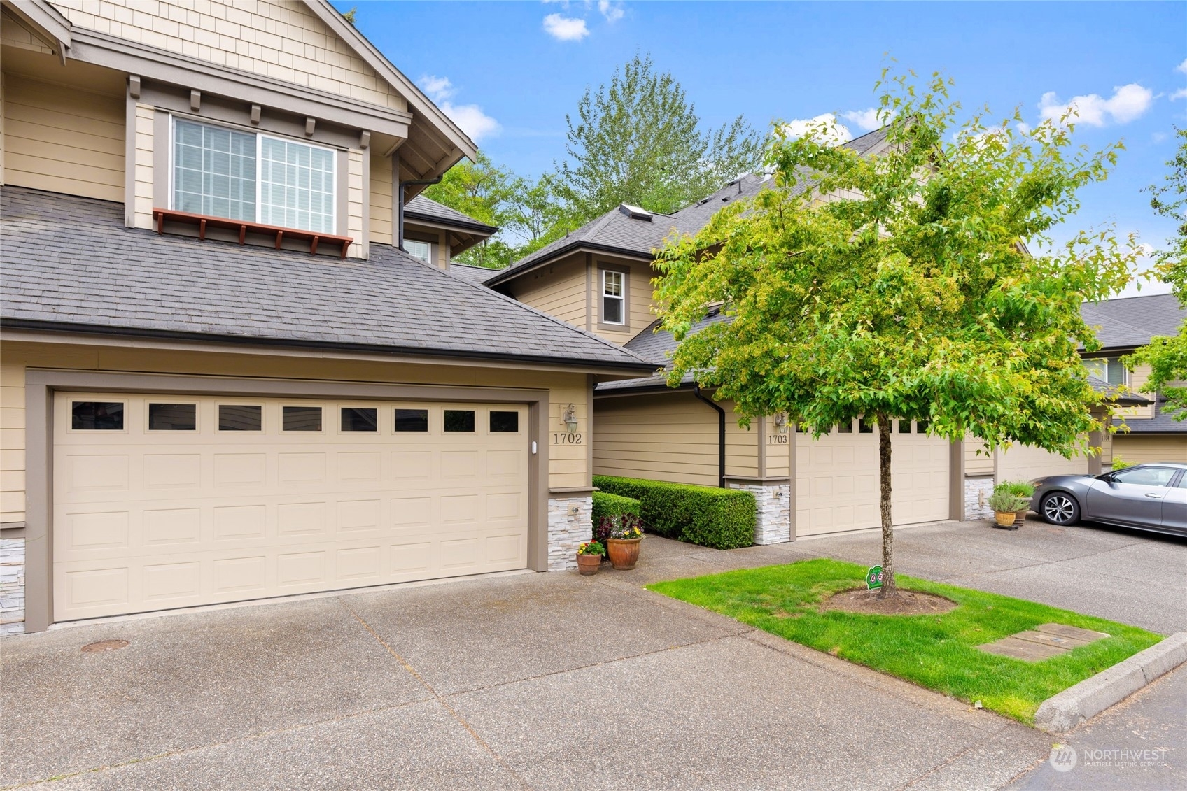 Property Photo:  13824 N Creek Drive 1702  WA 98012 