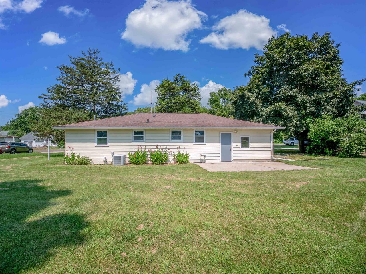 Property Photo:  220 Juneau Street  WI 53557 