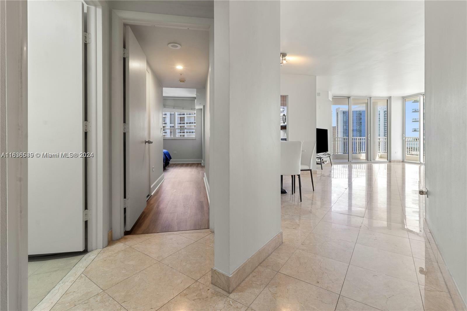 Property Photo:  801 Brickell Key Blvd 3012  FL 33131 