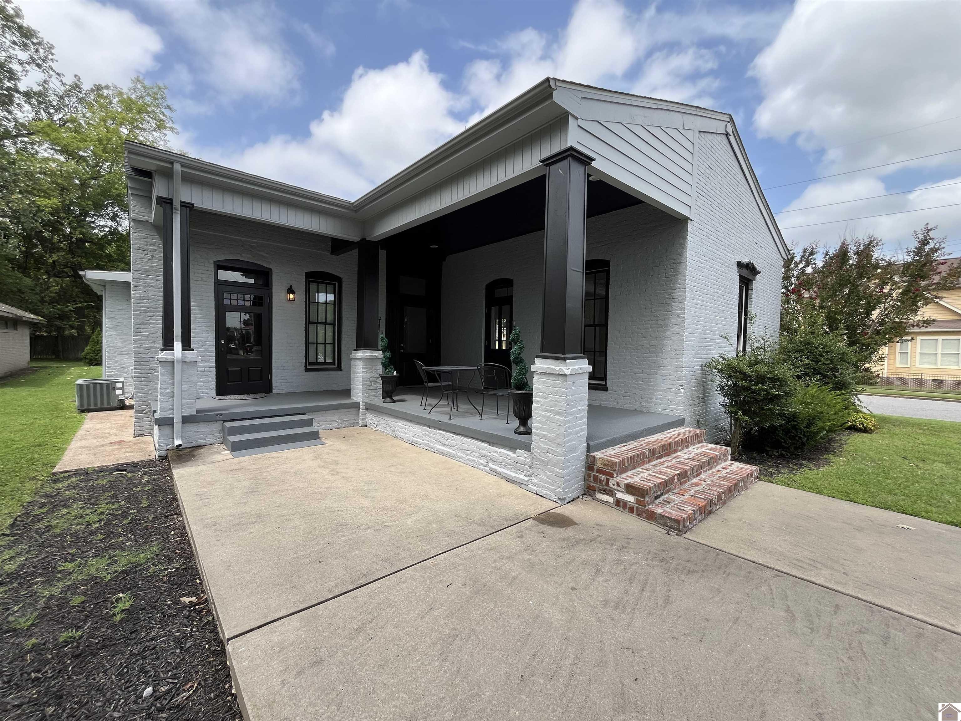 Property Photo: 329 N 5th St KY 42001