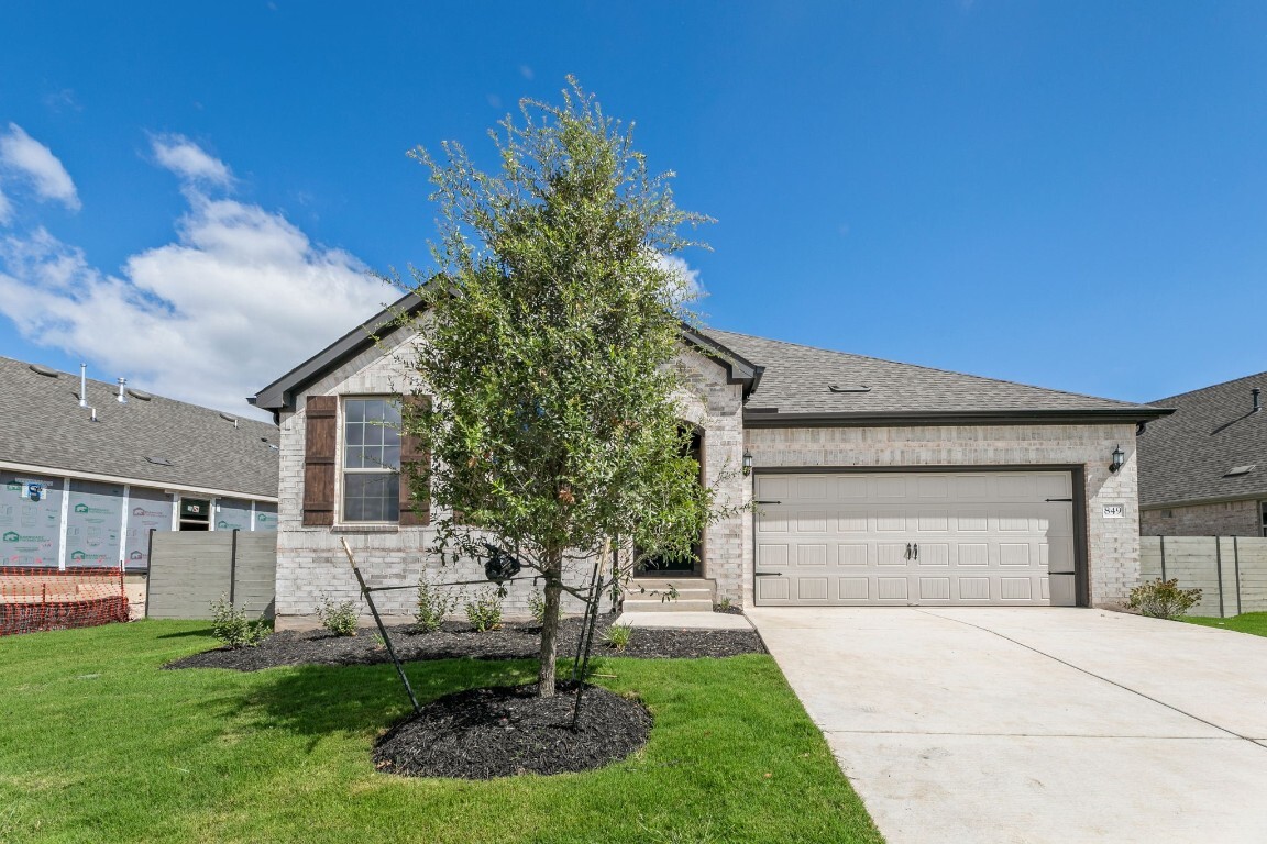 Property Photo: 849 Round Mountain Pass TX 78628