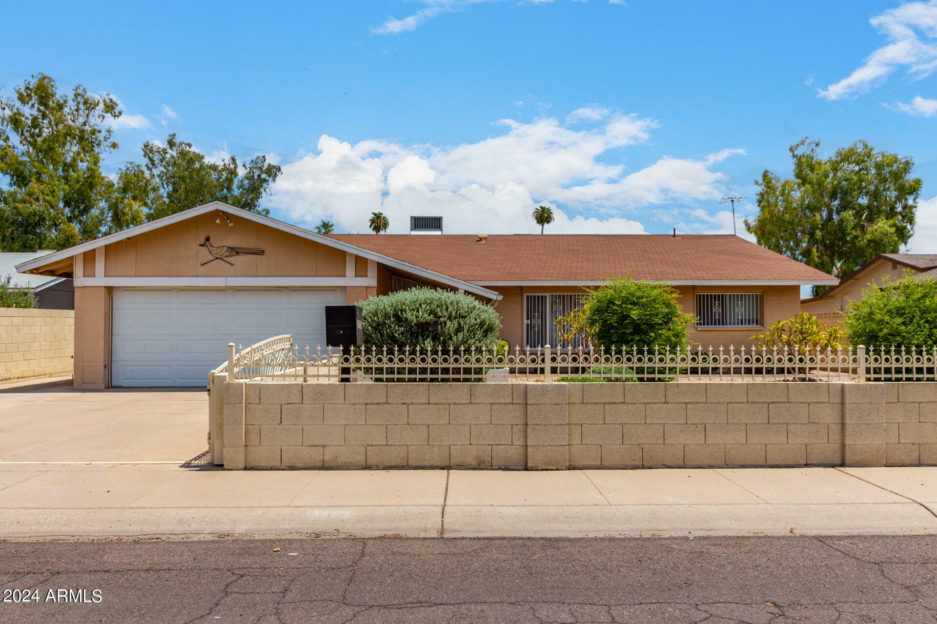 Property Photo:  5705 N 45th Drive  AZ 85301 