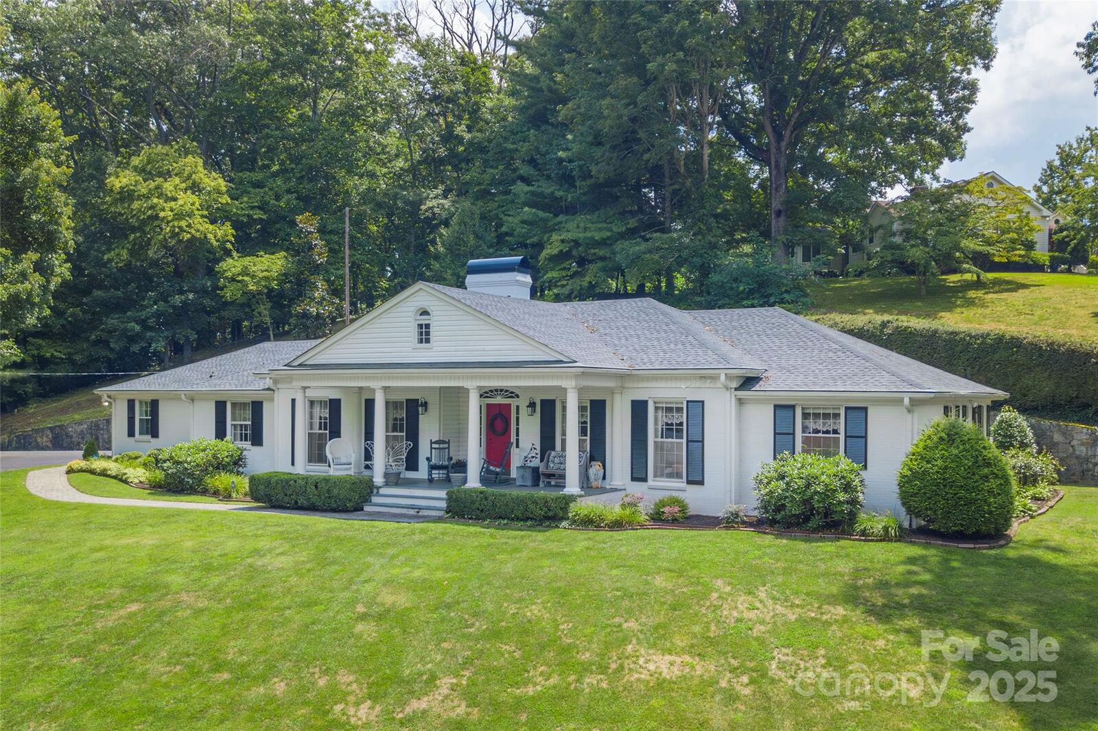 Property Photo: 568 Country Club Drive NC 28786