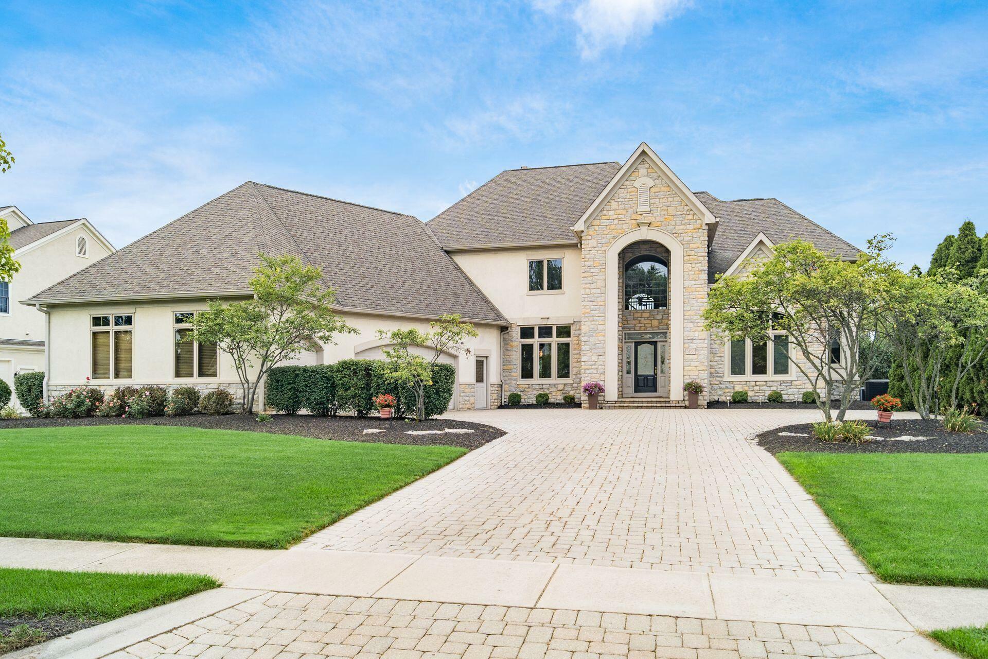Property Photo: 5750 Heritage Lakes Drive OH 43026