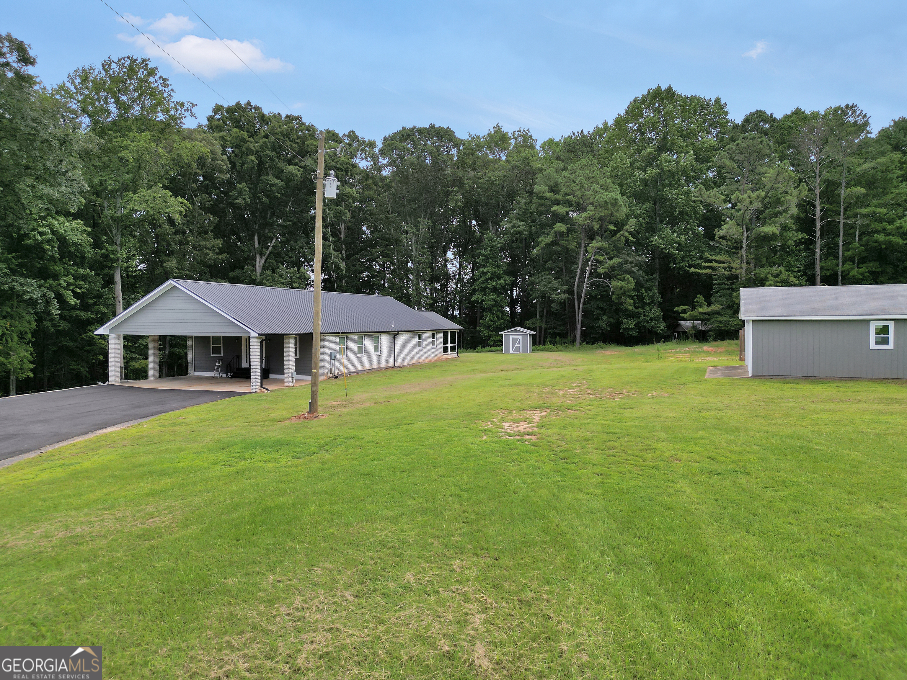 Property Photo:  634 Swan Lake Road  GA 30281 