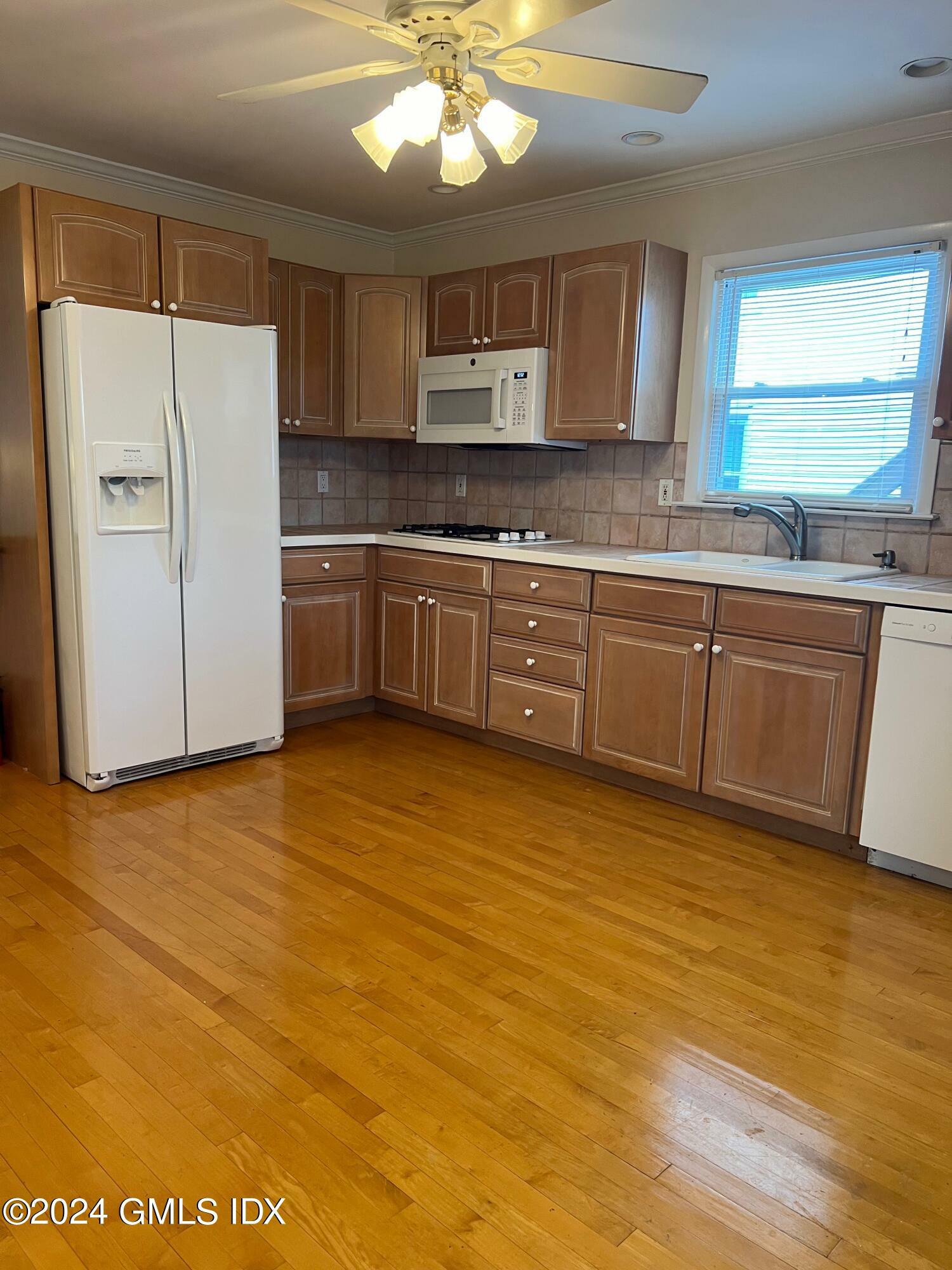 Property Photo:  12 Artic Street 1  CT 06830 