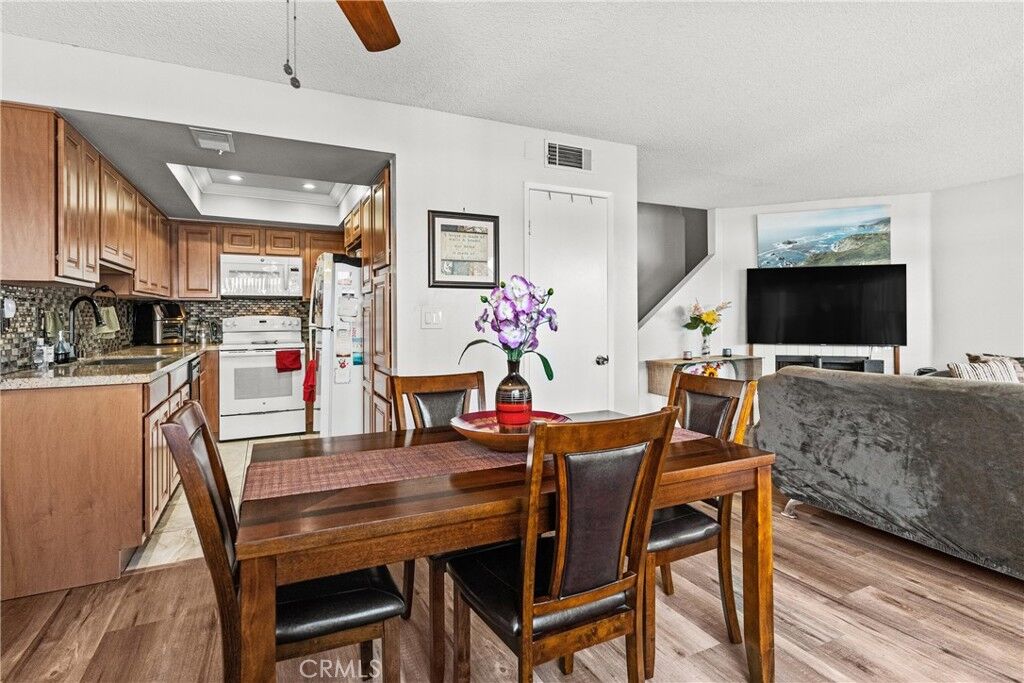 Property Photo: 803 E Victoria Street 117 CA 90746