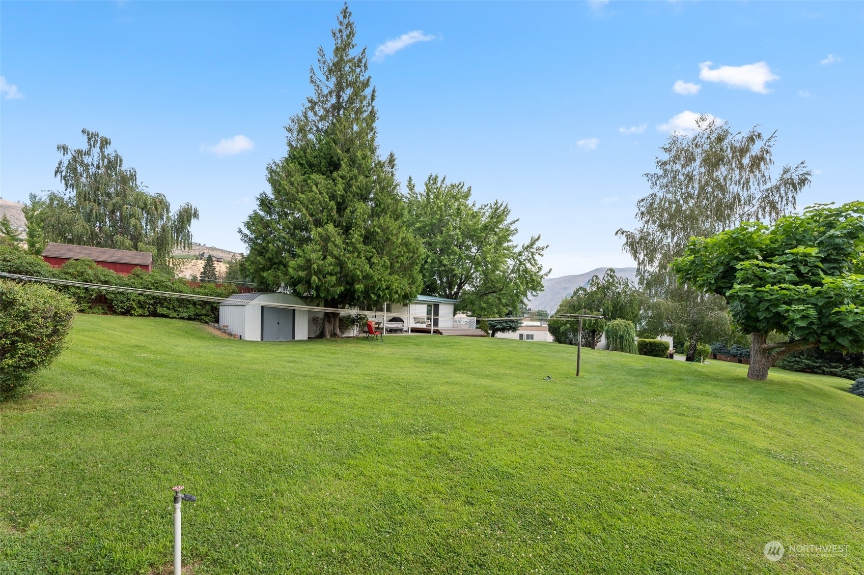 Property Photo:  2727 Entiat Way  WA 98822 