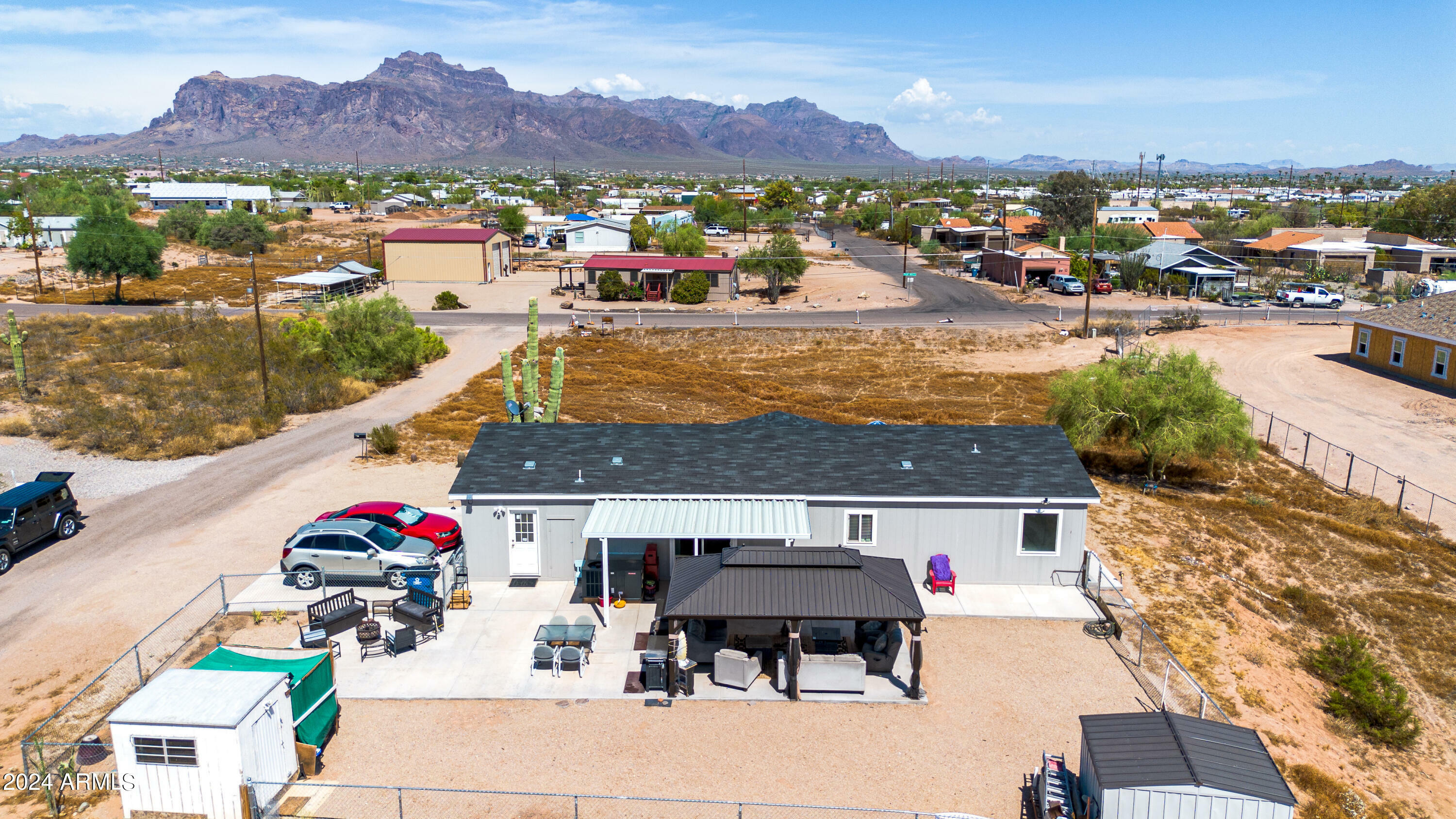 Property Photo:  120 N Royal Palm Road  AZ 85119 