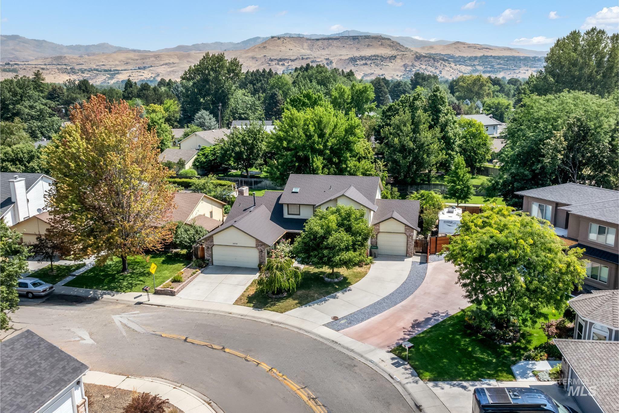 Property Photo:  1830 S Londoner Way  ID 83706-3910 