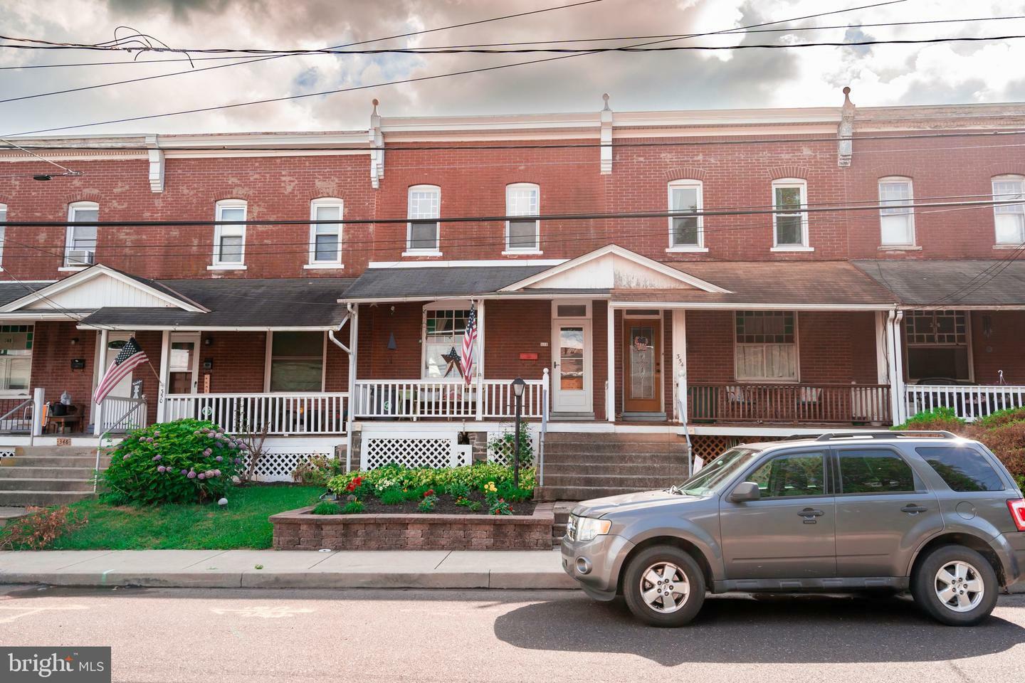 Property Photo:  352 Washington Avenue  PA 18960 