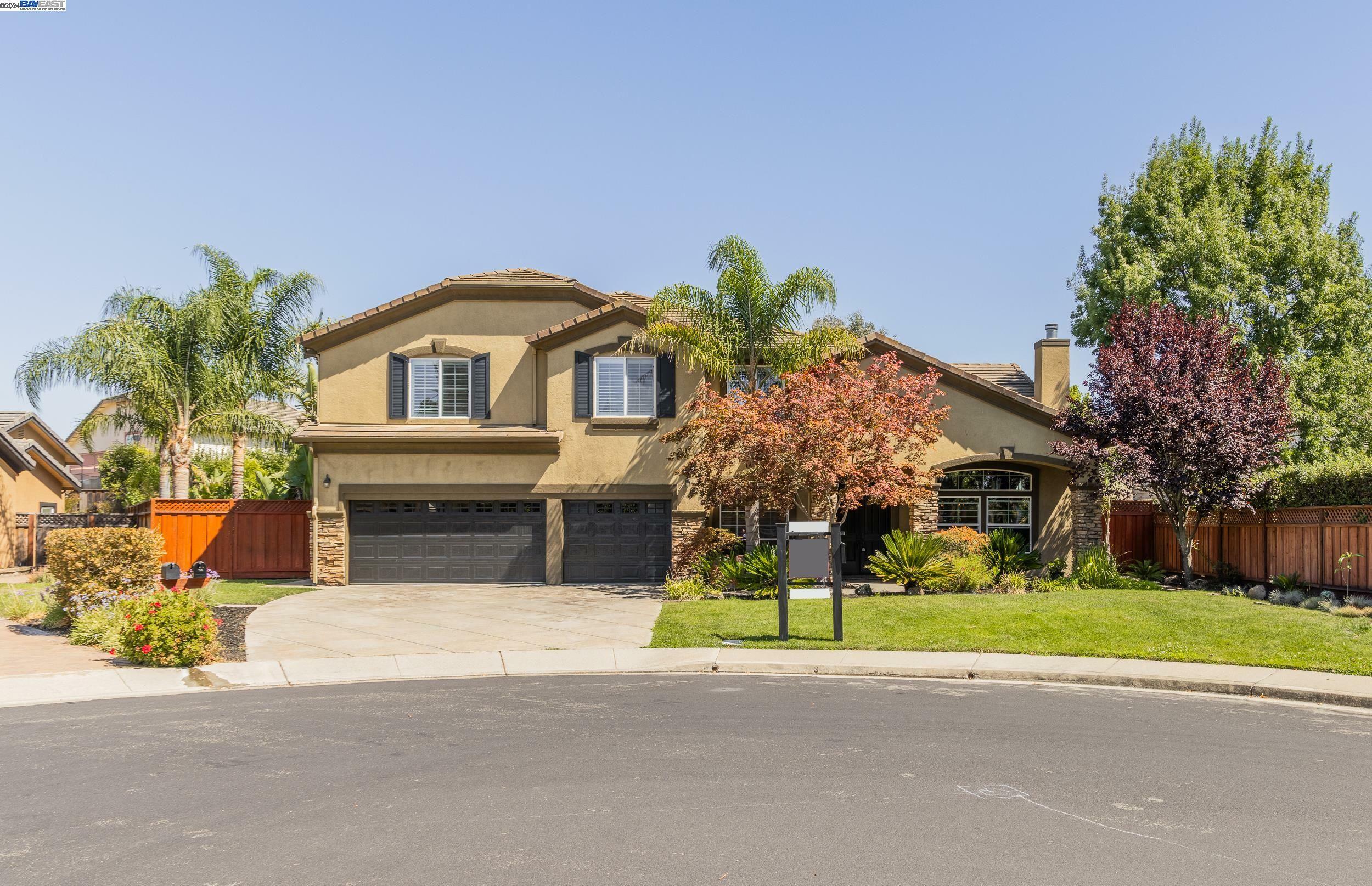 Property Photo:  2 Windmill Ct  CA 94583 