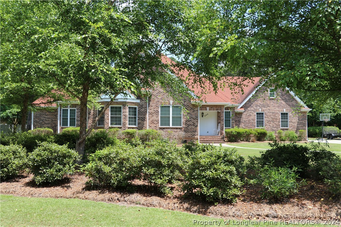 Property Photo:  308 Londonderry Drive  NC 28358 