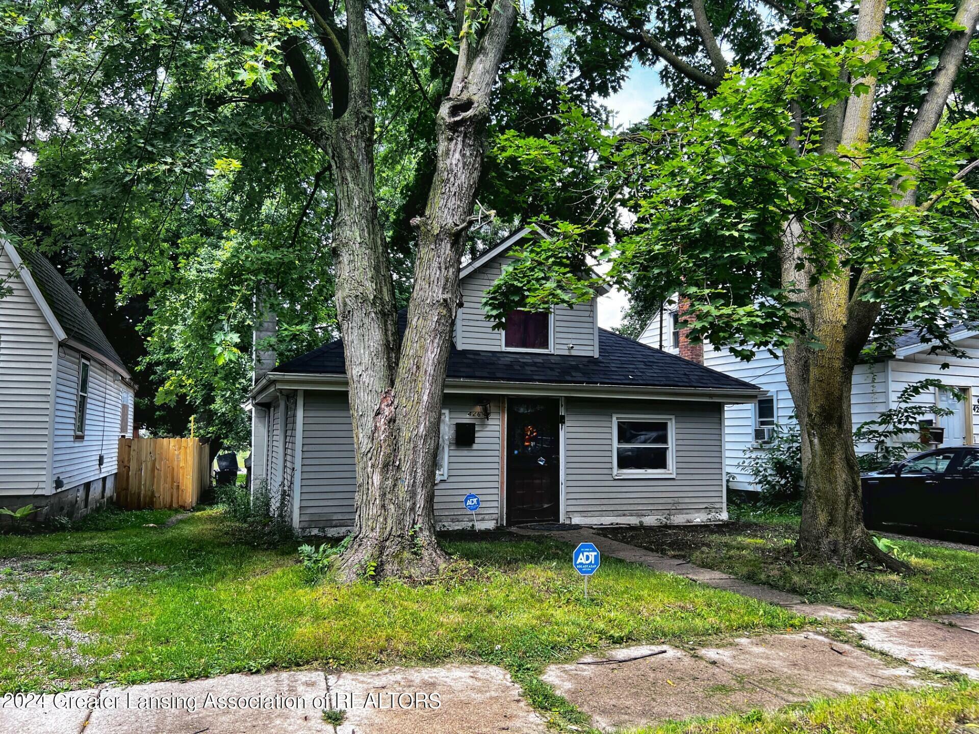 426 S Francis Avenue  Lansing MI 48912 photo