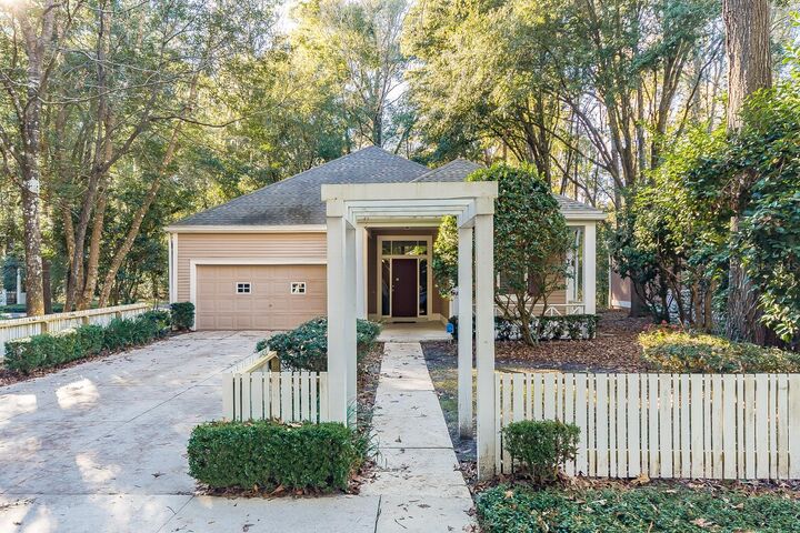 Property Photo: 10166 SW 52 Road FL 32607