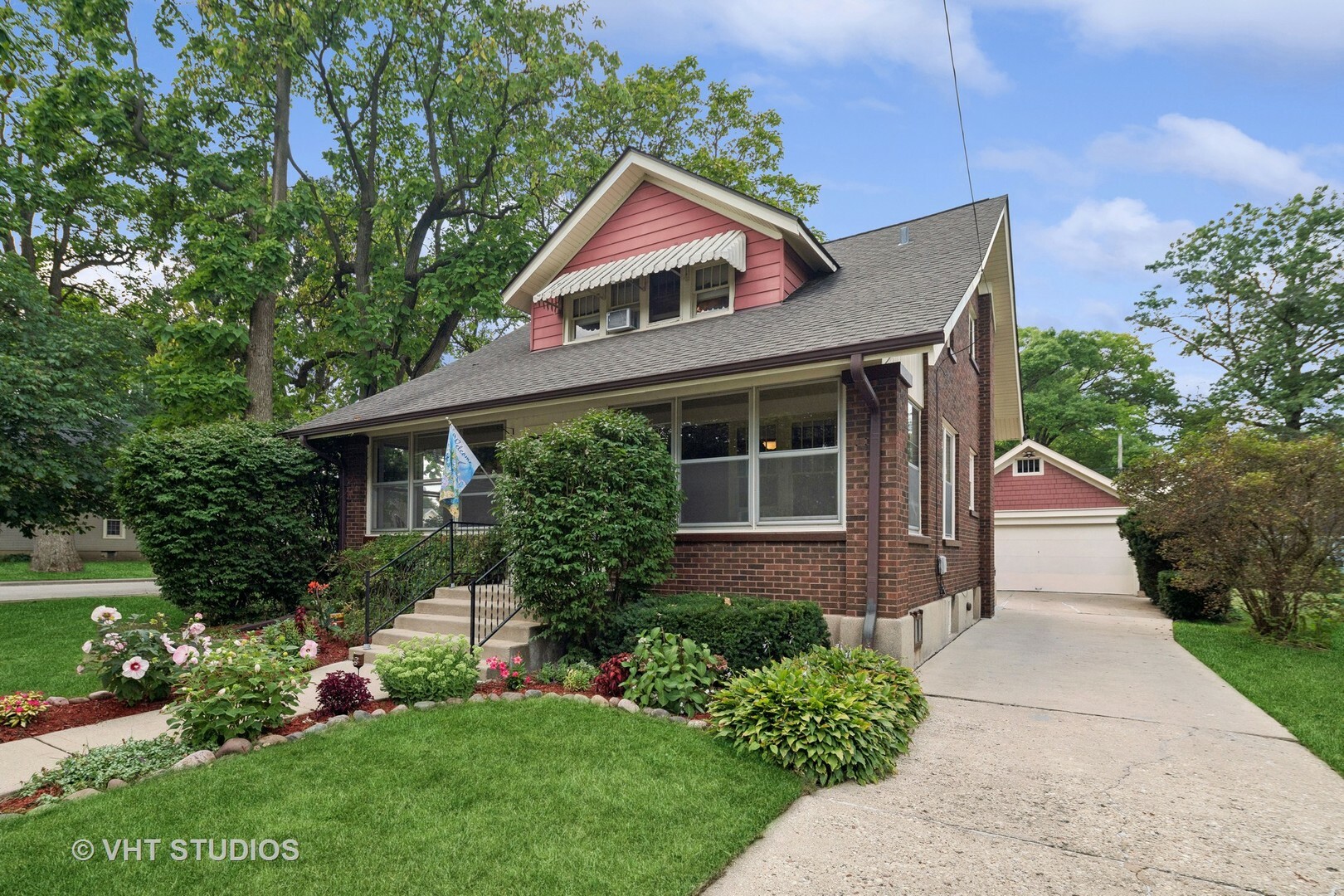 352 N Worth Avenue  Elgin IL 60123 photo