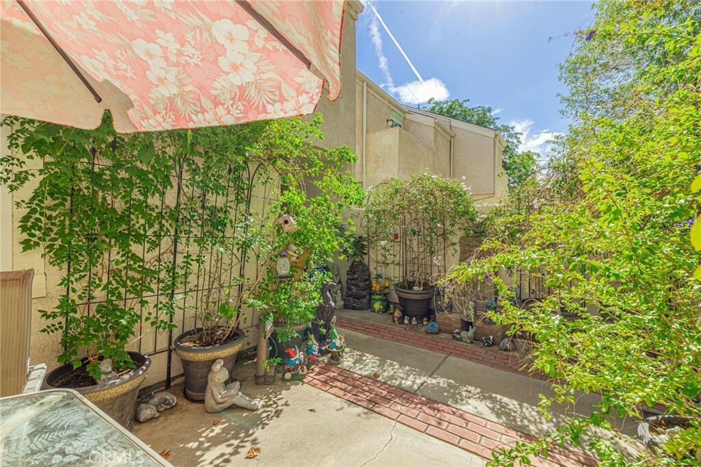 Property Photo:  1844 E Avenue J2 4  CA 93535 