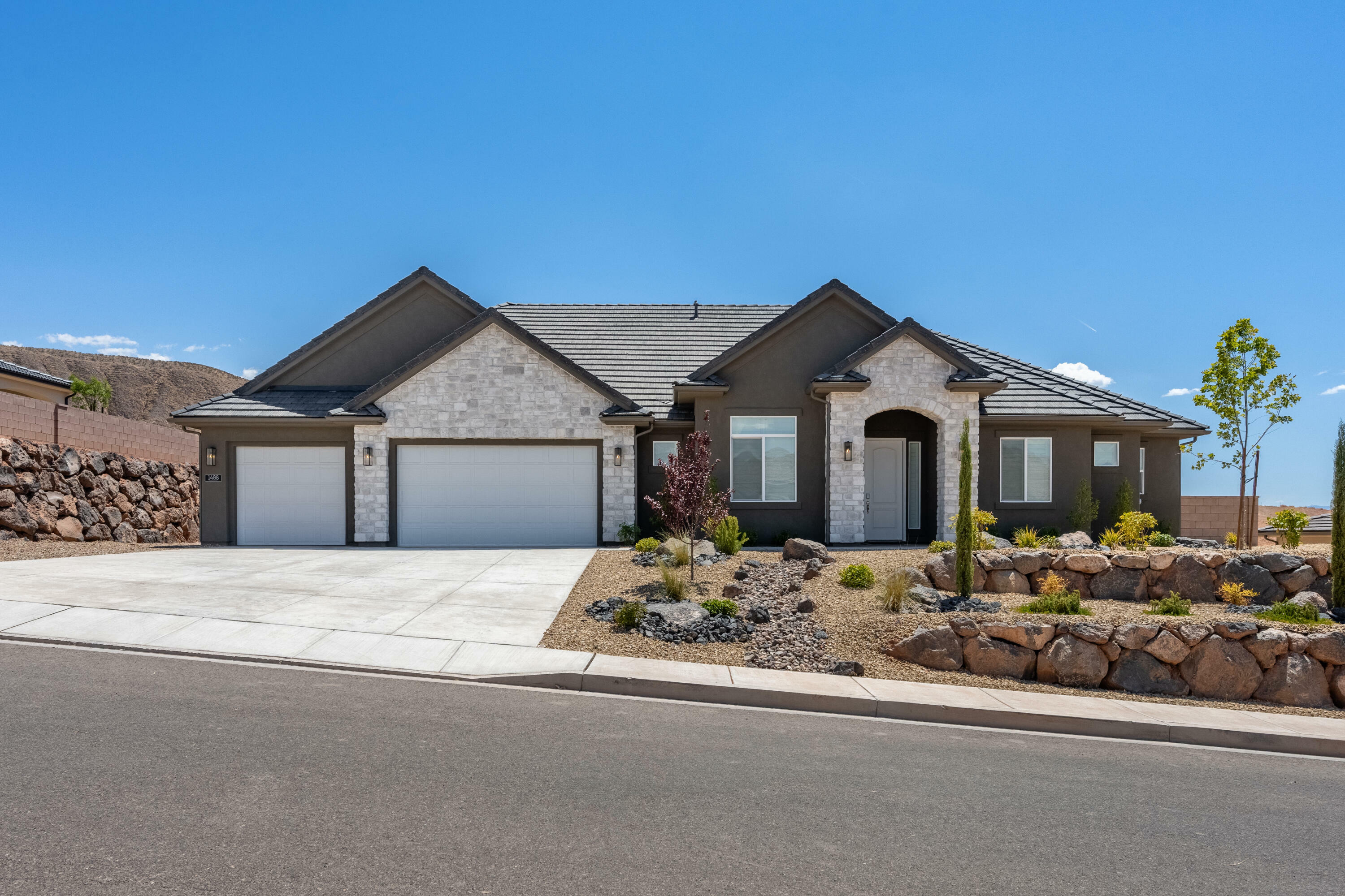 Property Photo:  1488 E Toliman Way  UT 84780 