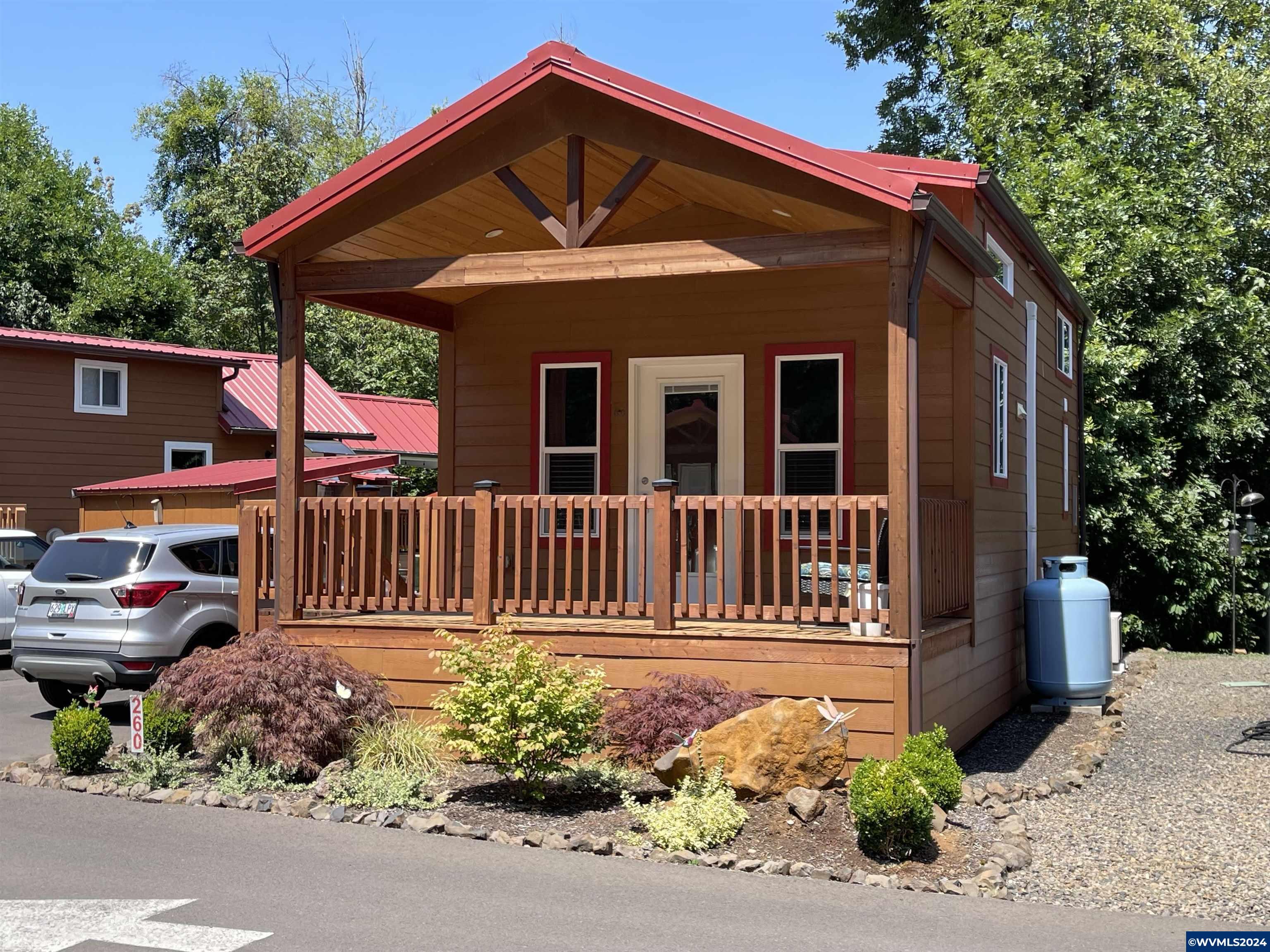 Property Photo: 8372 Enchanted (260) Wy SE 260 OR 97392