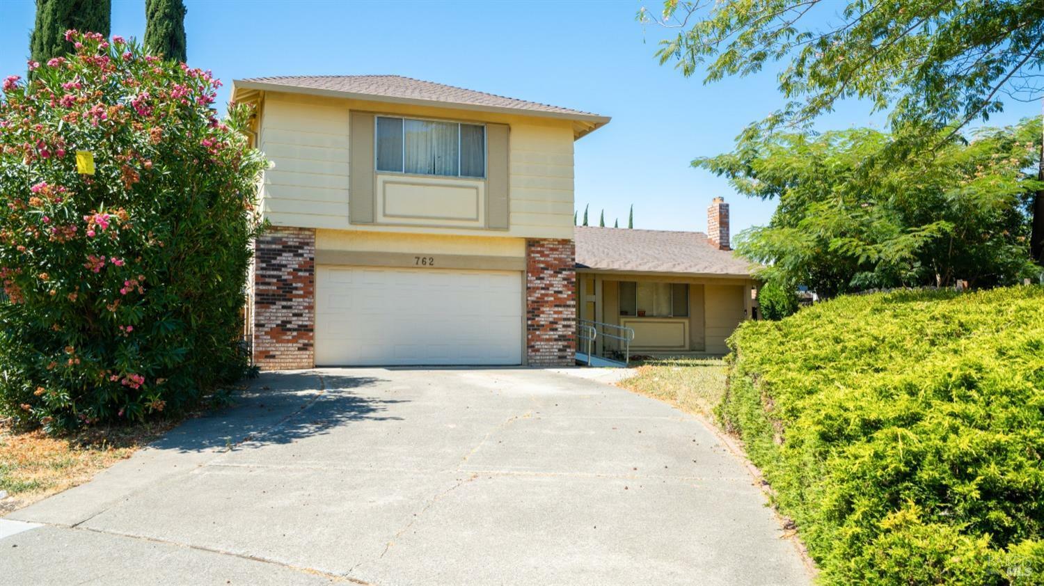 Property Photo:  762 Redwood Court  CA 94533 