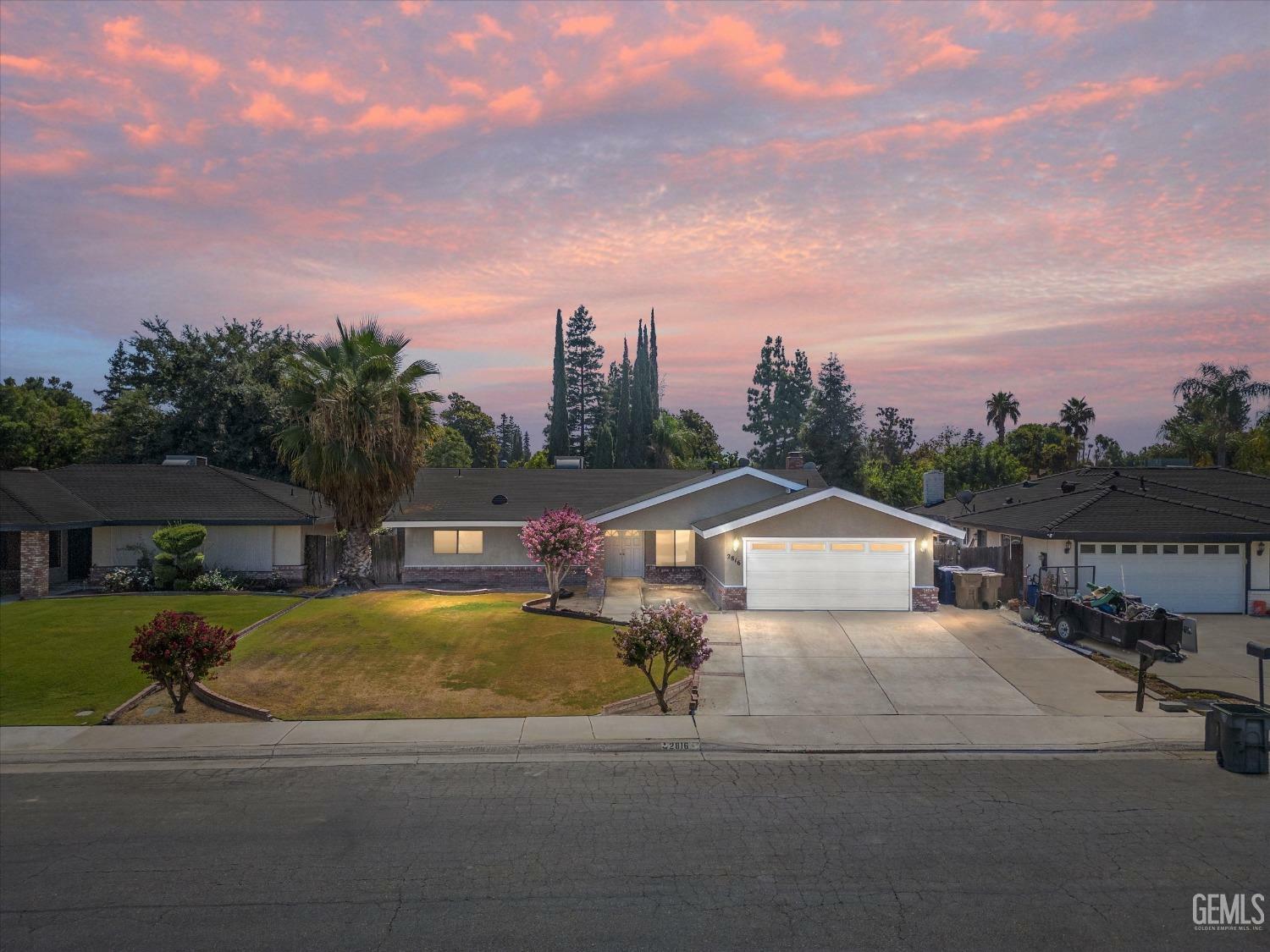 Property Photo:  2816 Bralorne Court  CA 93309 