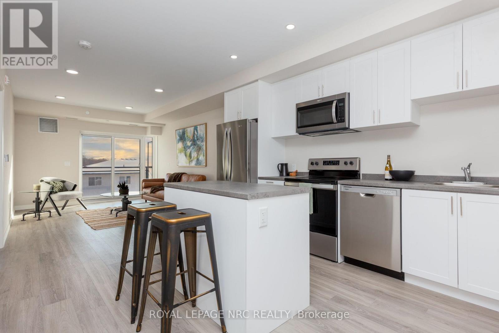 Property Photo:  50 Herrick Avenue 318  ON L2P 2T9 