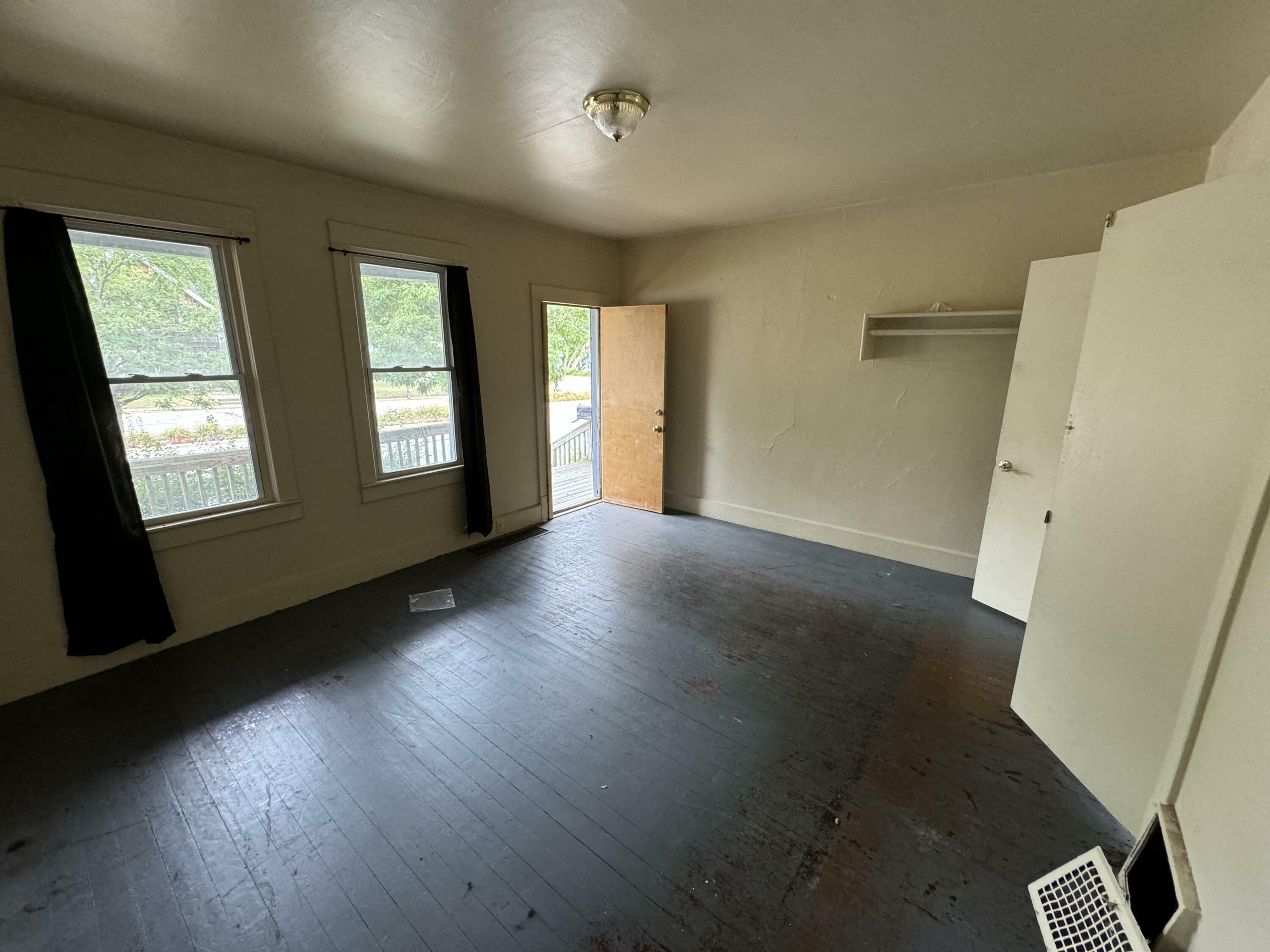 Property Photo:  1009 E Michigan Boulevard  IN 46360 