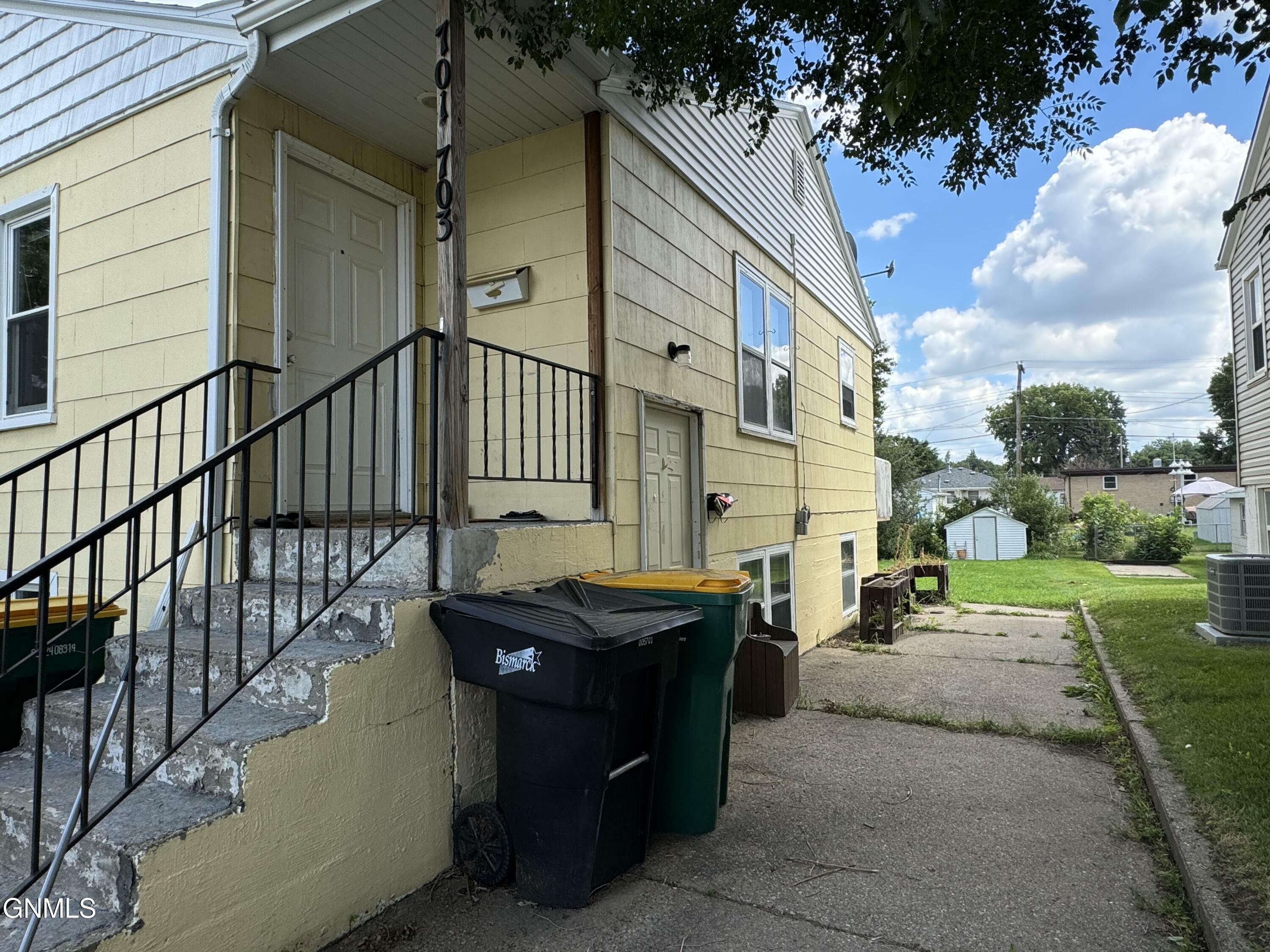 Property Photo:  701 21st Street  ND 58501 