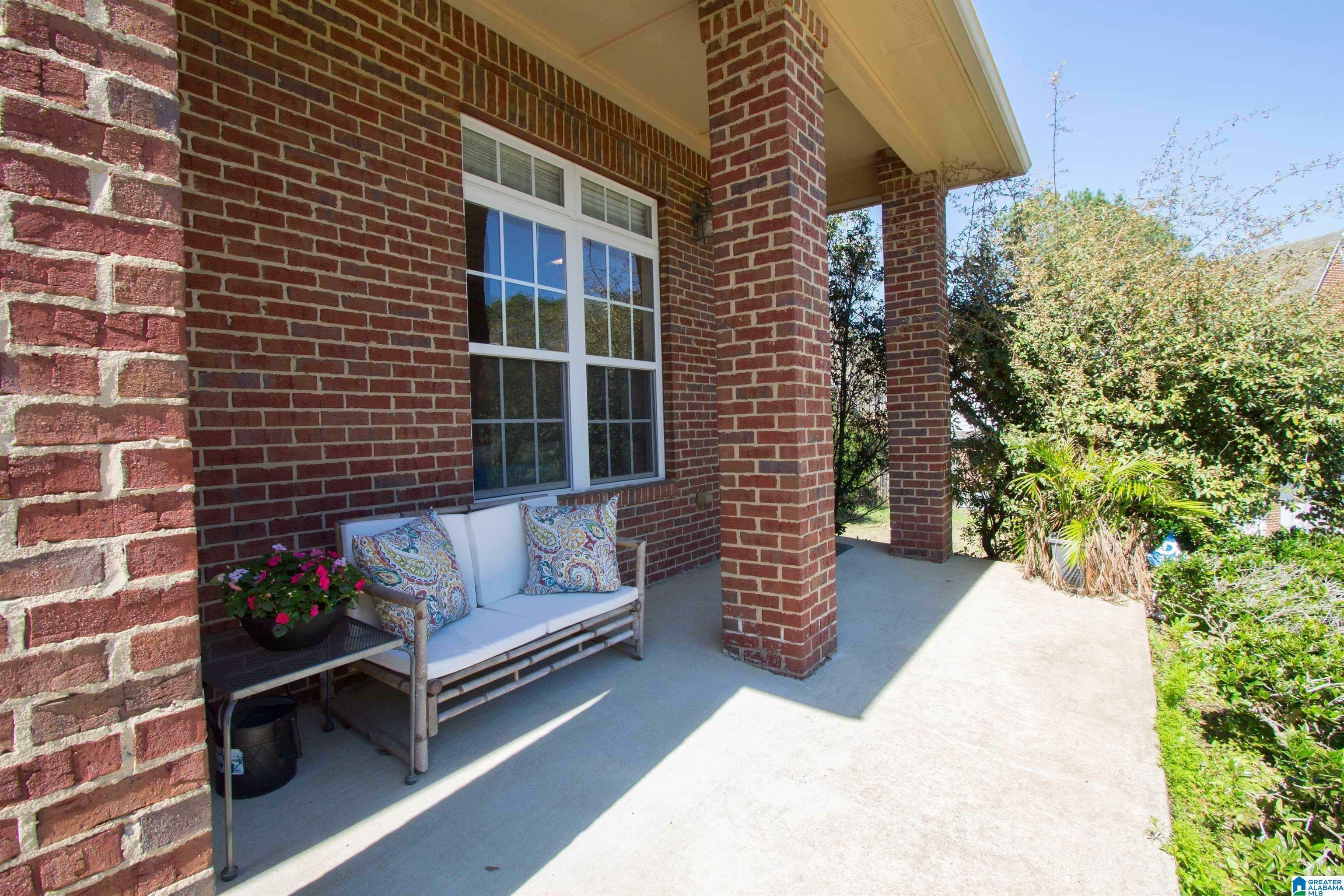 Property Photo:  180 Castlehill Drive  AL 35226 