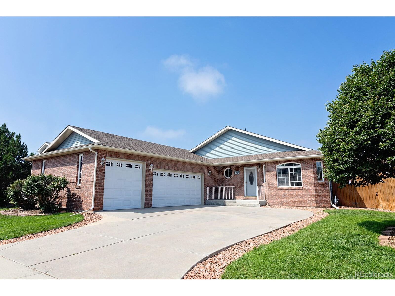 Property Photo: 671 N 15th Ave CO 80601